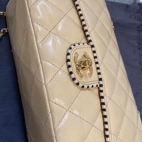 Rare Chanel Vintage Flap Bag with 24K Gold Hardware - Picture 11 of 16